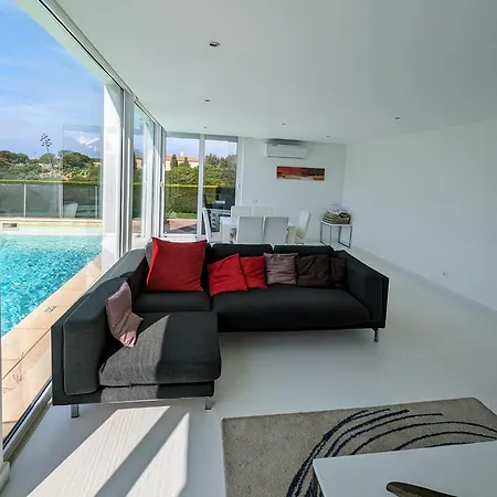 Villa White *